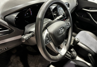 Подержанный автомобиль LADA (ВАЗ) Vesta Sedan 2018 года (12 фото)