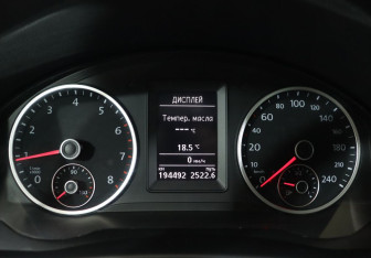 Подержанный автомобиль Volkswagen Tiguan 2016 года (17 фото)