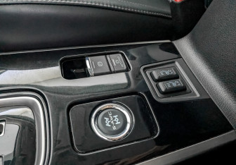 Подержанный автомобиль Mitsubishi Outlander 2020 года (26 фото)