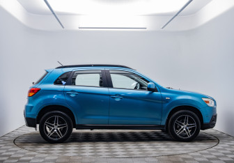 Подержанный автомобиль Mitsubishi ASX 2011 года (4 фото)