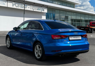 Подержанный автомобиль Audi A3 Sedan 2017 года (7 фото)