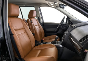 Подержанный автомобиль Land Rover Freelander 2013 года (24 фото)