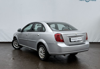 Подержанный автомобиль Chevrolet Lacetti Sedan 2011 года (7 фото)
