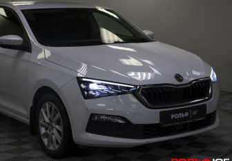 Подержанный автомобиль Skoda Rapid Liftback 2021 года (21 фото)