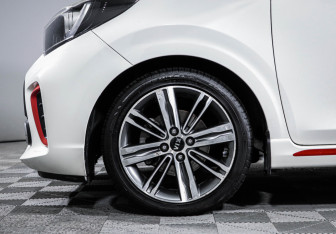 Подержанный автомобиль Kia Picanto 2017 года (15 фото)