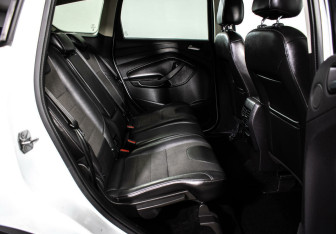 Подержанный автомобиль Ford Kuga 2015 года (9 фото)