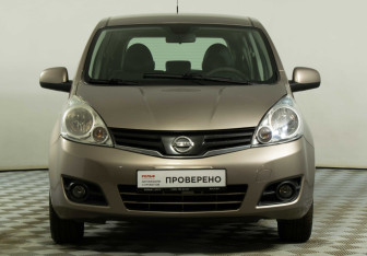 Подержанный автомобиль Nissan Note 2012 года (2 фото)