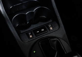 Подержанный автомобиль Skoda Fabia Hatchback 2012 года (13 фото)