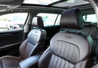 Подержанный автомобиль Skoda Superb Wagon 2016 года (17 фото)