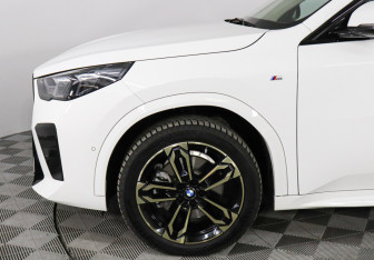 Подержанный автомобиль BMW X2 2024 года (8 фото)