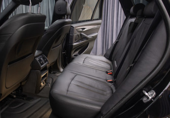 Подержанный автомобиль BMW X5 2016 года (12 фото)