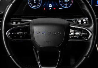 Подержанный автомобиль Omoda C5 2023 года (17 фото)