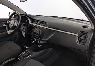 Подержанный автомобиль Kia Rio Hatchback 2021 года (12 фото)