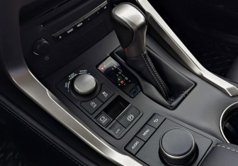 Подержанный автомобиль Lexus NX 2017 года (26 фото)