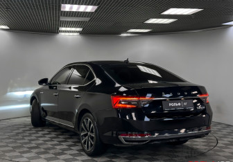 Подержанный автомобиль Skoda Superb Liftback 2024 года (21 фото)