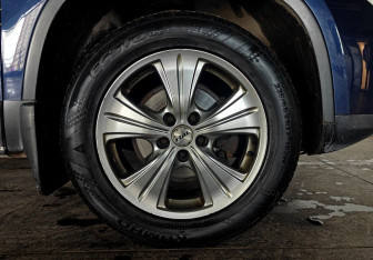 Подержанный автомобиль Volkswagen Tiguan 2011 года (18 фото)