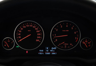 Подержанный автомобиль BMW X4 2016 года (13 фото)