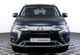 Подержанный автомобиль Mitsubishi Outlander 2019 года (2 фото)