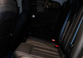 Подержанный автомобиль Omoda S5 2024 года (8 фото)