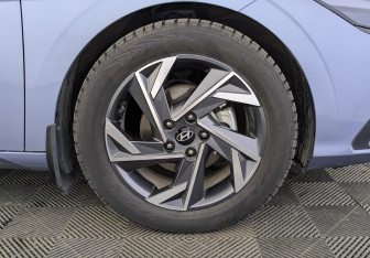 Подержанный автомобиль Hyundai Elantra Sedan 2024 года (12 фото)