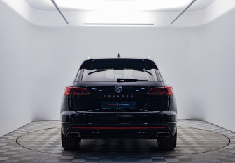 Подержанный автомобиль Volkswagen Touareg 2020 года (6 фото)
