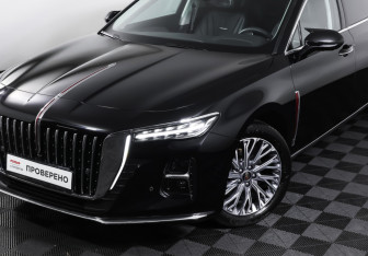 Подержанный автомобиль Hongqi H5 2024 года (25 фото)