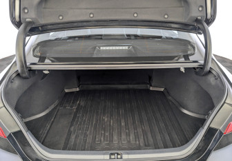 Подержанный автомобиль Toyota Camry Sedan 2021 года (10 фото)