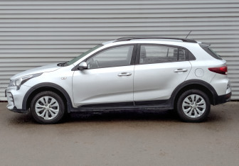 Подержанный автомобиль Kia Rio Hatchback 2021 года (8 фото)