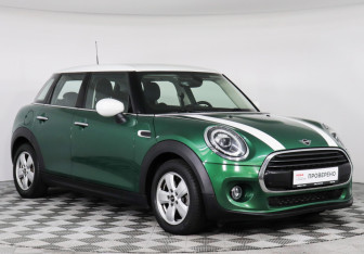 Подержанный автомобиль MINI Hatch 2020 года (3 фото)