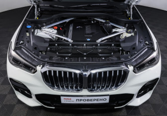 Подержанный автомобиль BMW X5 2019 года (9 фото)