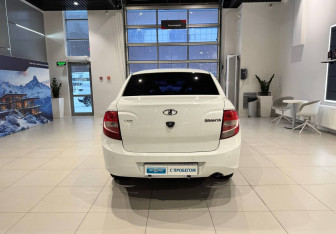 Подержанный автомобиль LADA (ВАЗ) Granta Sedan 2015 года (5 фото)