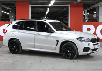Подержанный автомобиль BMW X5 2017 года (3 фото)