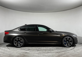 Подержанный автомобиль BMW M5 Sedan 2018 года (6 фото)
