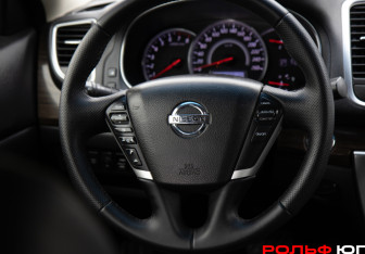 Подержанный автомобиль Nissan Teana 2012 года (12 фото)