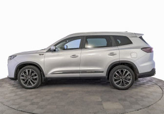 Подержанный автомобиль Chery Tiggo 8 Pro Max 2023 года (8 фото)