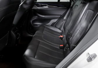 Подержанный автомобиль BMW X4 2024 года (10 фото)