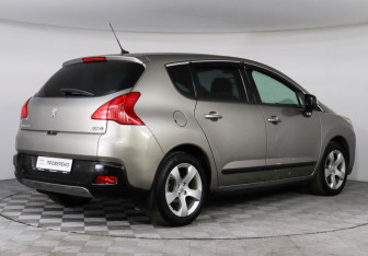 Подержанный автомобиль Peugeot 3008 2011 года (5 фото)