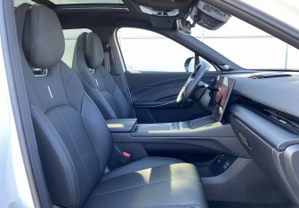 Подержанный автомобиль Omoda C7 2025 года (27 фото)