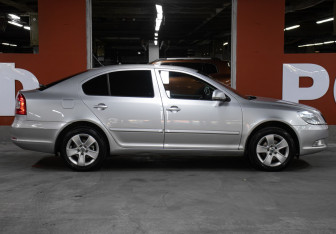Подержанный автомобиль Skoda Octavia Liftback 2012 года (4 фото)
