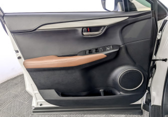 Подержанный автомобиль Lexus NX 2016 года (19 фото)
