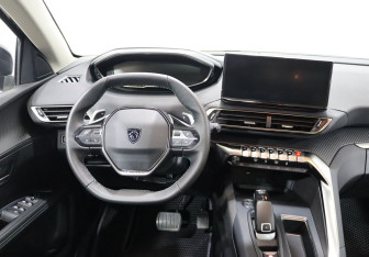 Подержанный автомобиль Peugeot 5008 Suv 2022 года (15 фото)