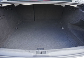 Подержанный автомобиль Audi A4 Sedan 2009 года (9 фото)
