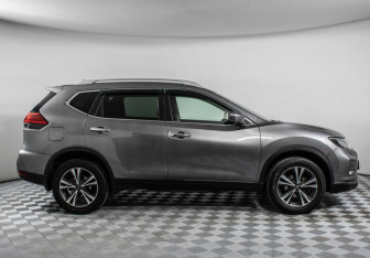 Подержанный автомобиль Nissan X-Trail 2019 года (4 фото)