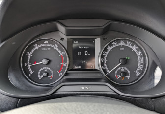 Подержанный автомобиль Skoda Octavia Liftback 2020 года (16 фото)