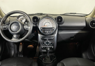 Подержанный автомобиль MINI Countryman 2013 года (12 фото)