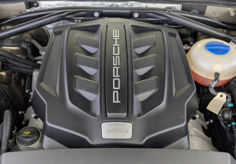 Подержанный автомобиль Porsche Macan 2014 года (9 фото)