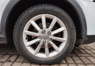 Подержанный автомобиль Audi Q3 2012 года (14 фото)