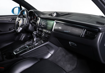 Подержанный автомобиль Porsche Macan 2019 года (11 фото)
