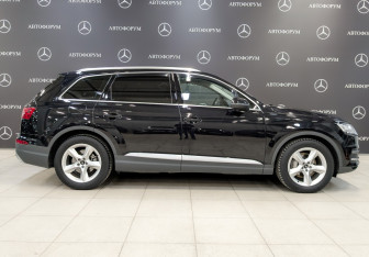 Подержанный автомобиль Audi Q7 2016 года (4 фото)