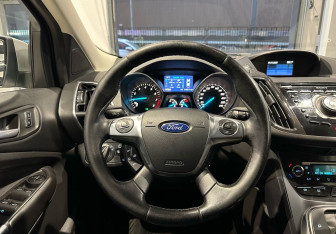 Подержанный автомобиль Ford Kuga 2013 года (17 фото)